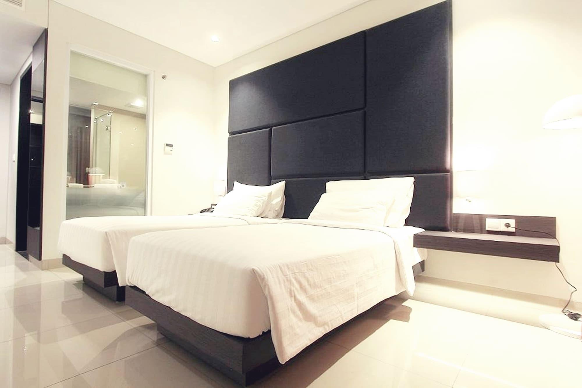 בנדונג Grandia Hotel מראה חיצוני תמונה