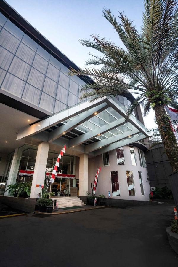 בנדונג Grandia Hotel מראה חיצוני תמונה