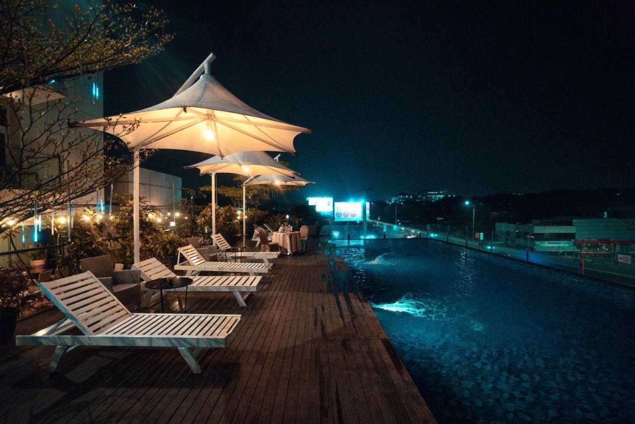 בנדונג Grandia Hotel מראה חיצוני תמונה