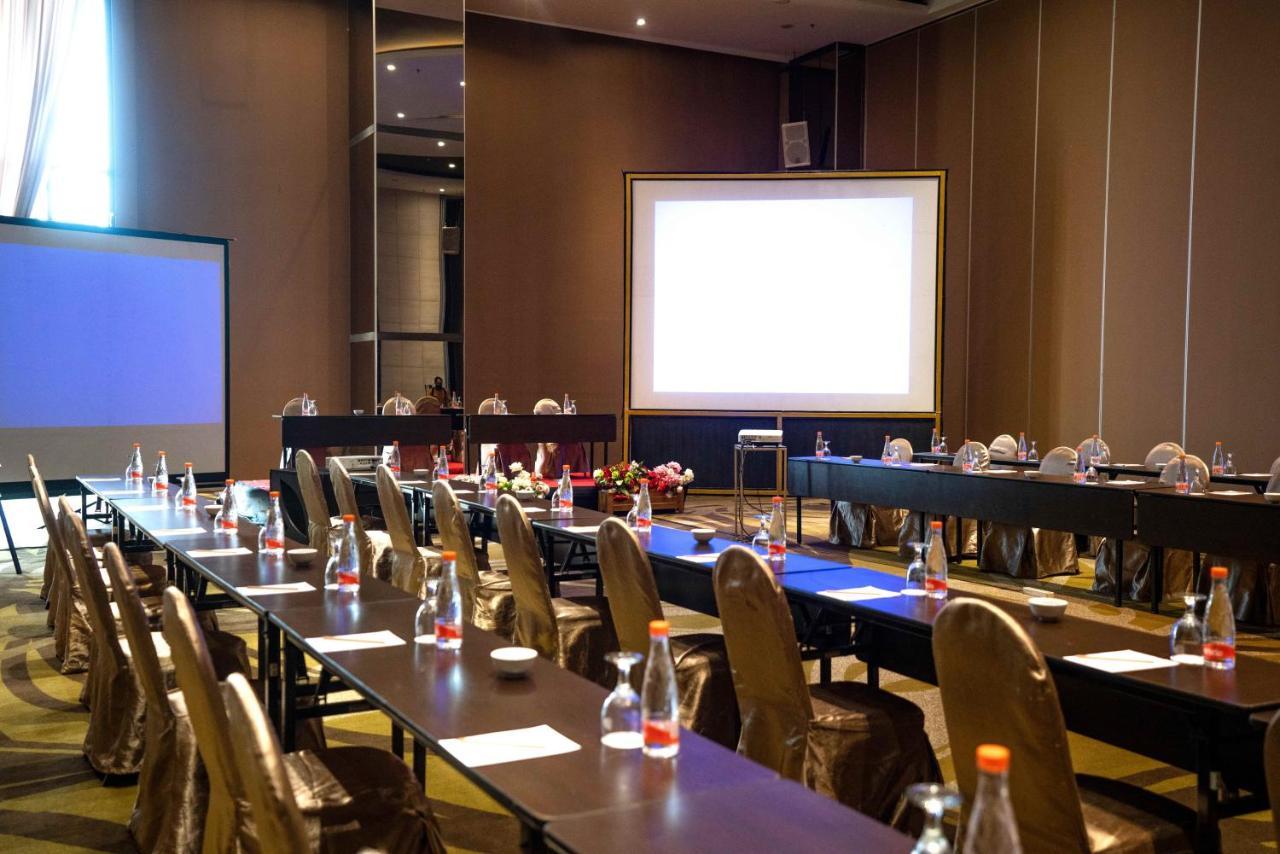 בנדונג Grandia Hotel מראה חיצוני תמונה