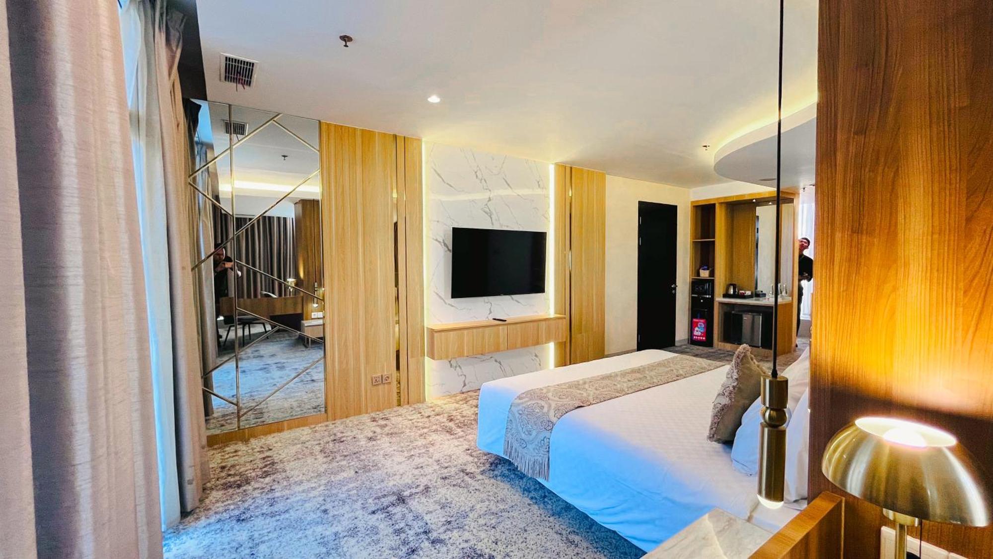 בנדונג Grandia Hotel מראה חיצוני תמונה