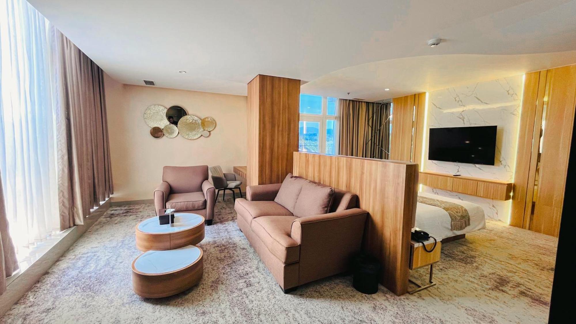 בנדונג Grandia Hotel מראה חיצוני תמונה