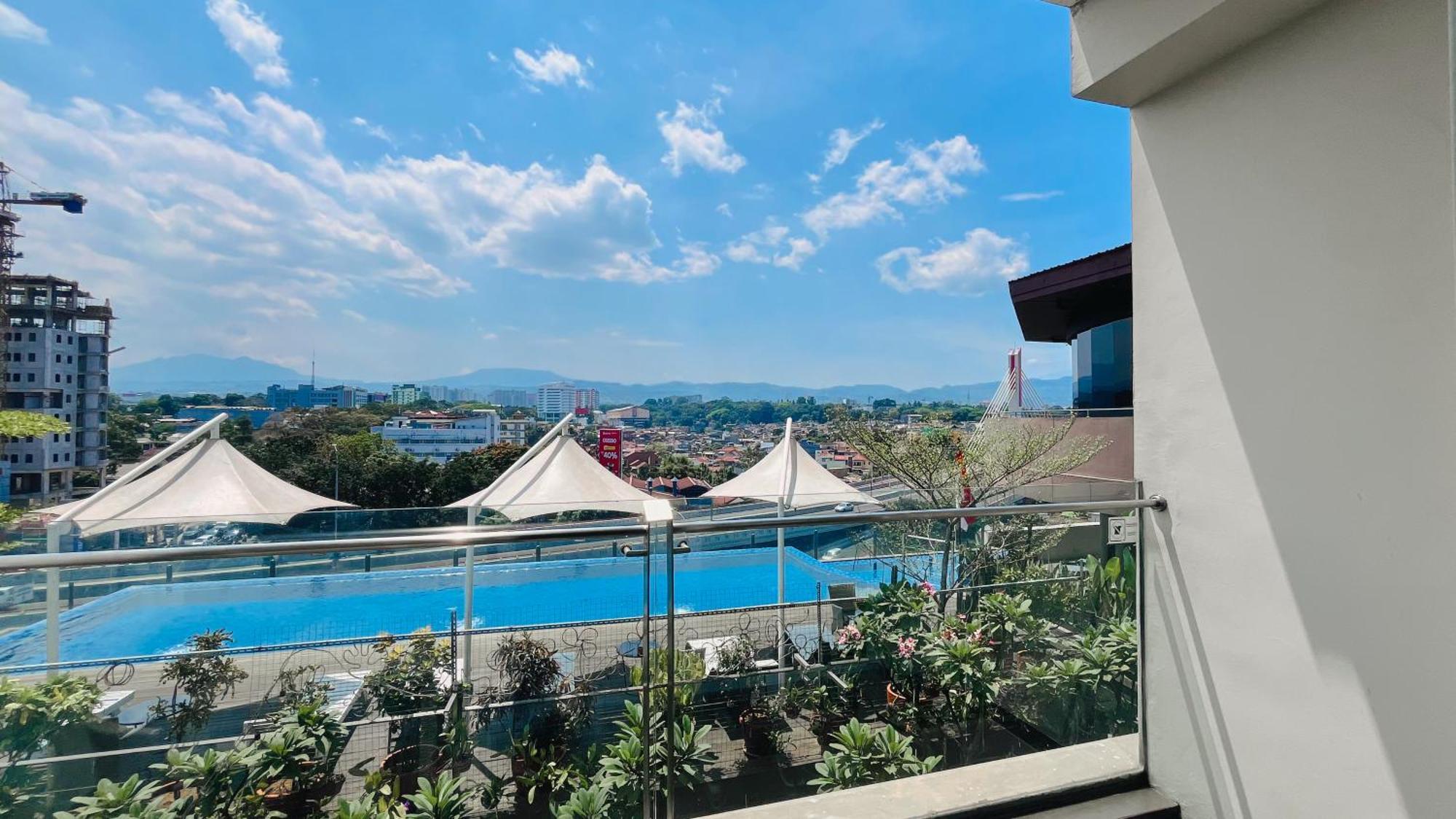 בנדונג Grandia Hotel מראה חיצוני תמונה