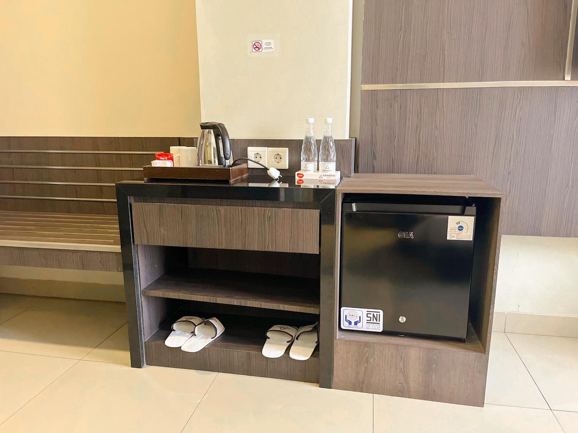 בנדונג Grandia Hotel מראה חיצוני תמונה