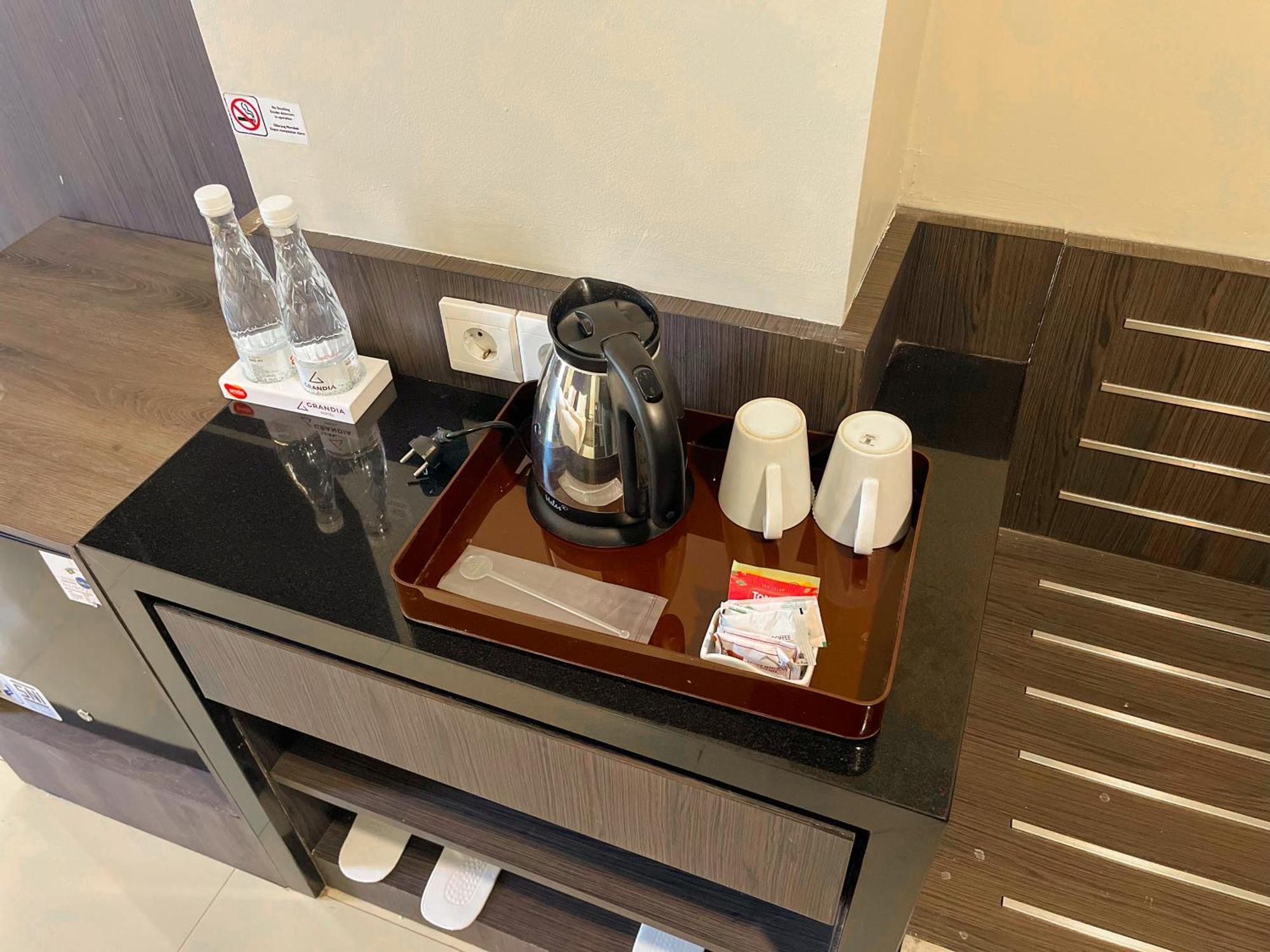 בנדונג Grandia Hotel מראה חיצוני תמונה