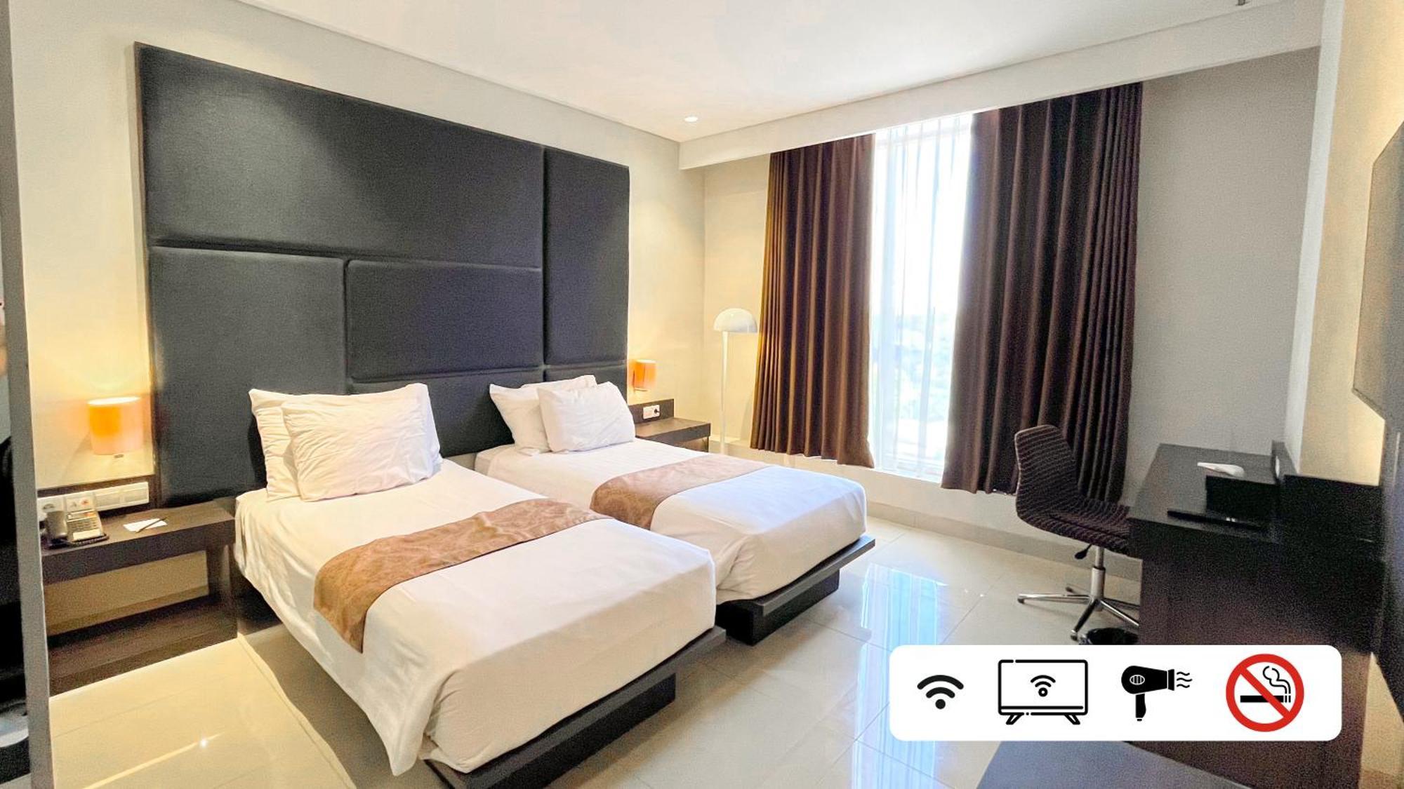 בנדונג Grandia Hotel מראה חיצוני תמונה